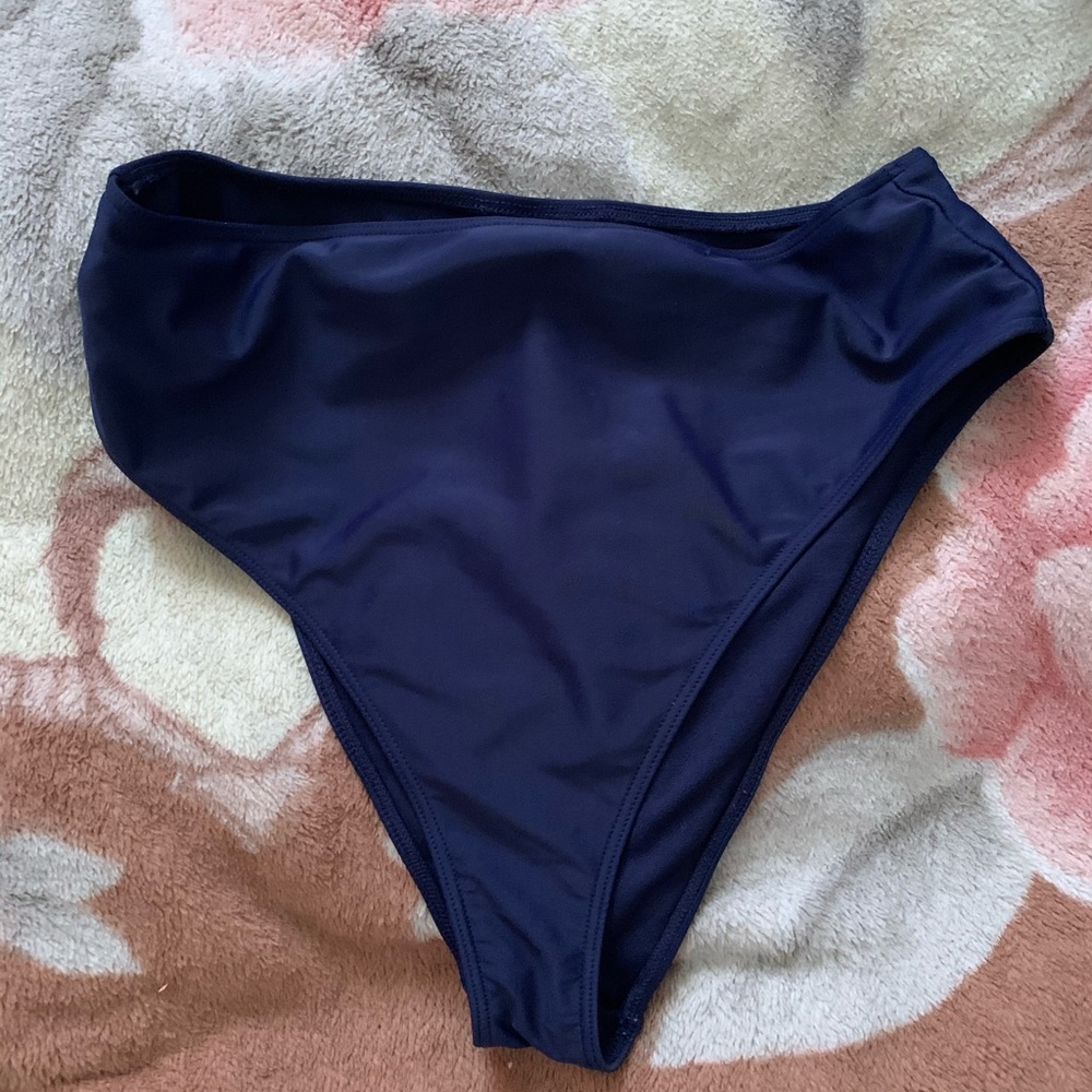 Bikini bottoms